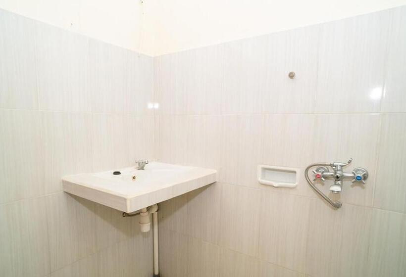 Отель Reddoorz Near Kampus 3 Uty Yogyakarta