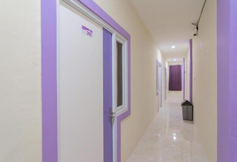 Отель Reddoorz Near Trans Studio Bandung 3