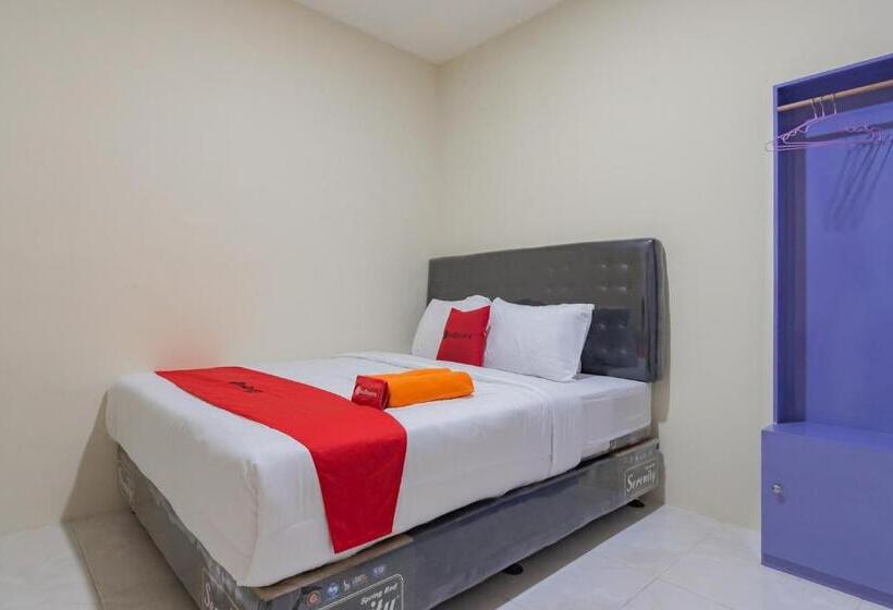 Отель Reddoorz Near Trans Studio Bandung 3
