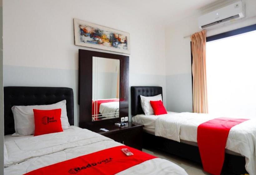 ホテル Reddoorz Near Wisata Kota Lama Semarang