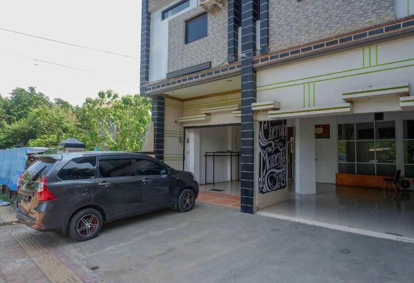 酒店 Reddoorz Syariah Near Alun Alun Kajen