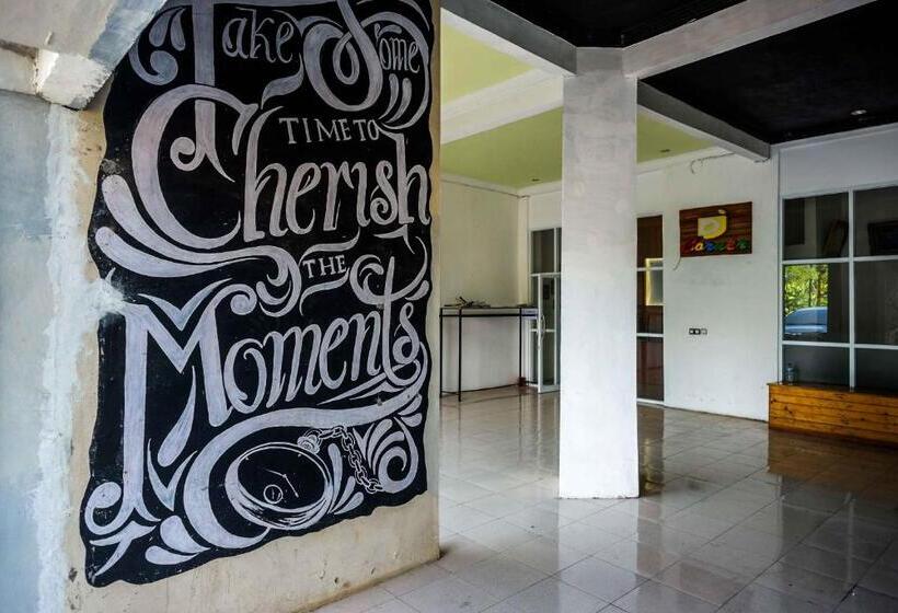 酒店 Reddoorz Syariah Near Alun Alun Kajen