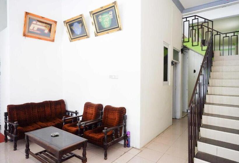 酒店 Reddoorz Syariah Near Alun Alun Kajen