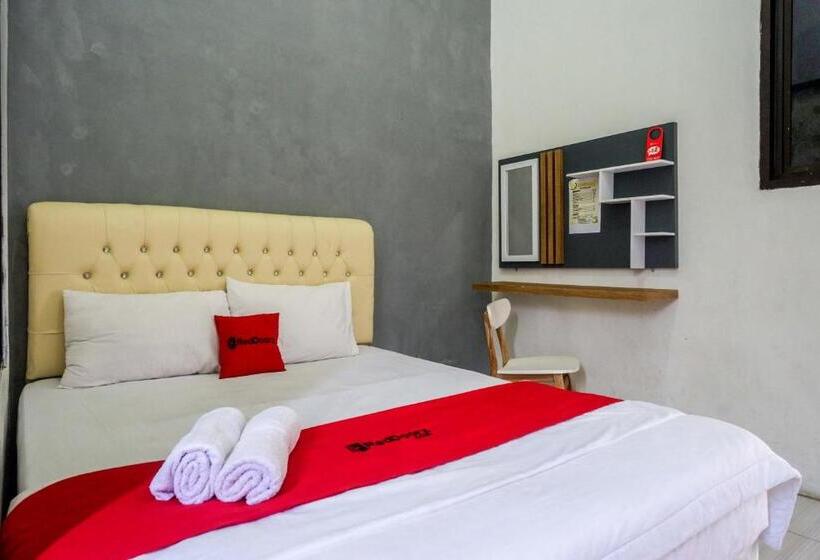 酒店 Reddoorz Syariah Near Alun Alun Kajen