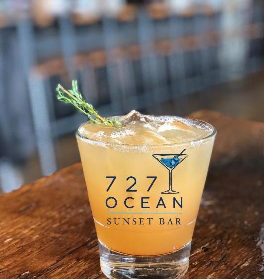 فندق Smuggler's Cove Inn