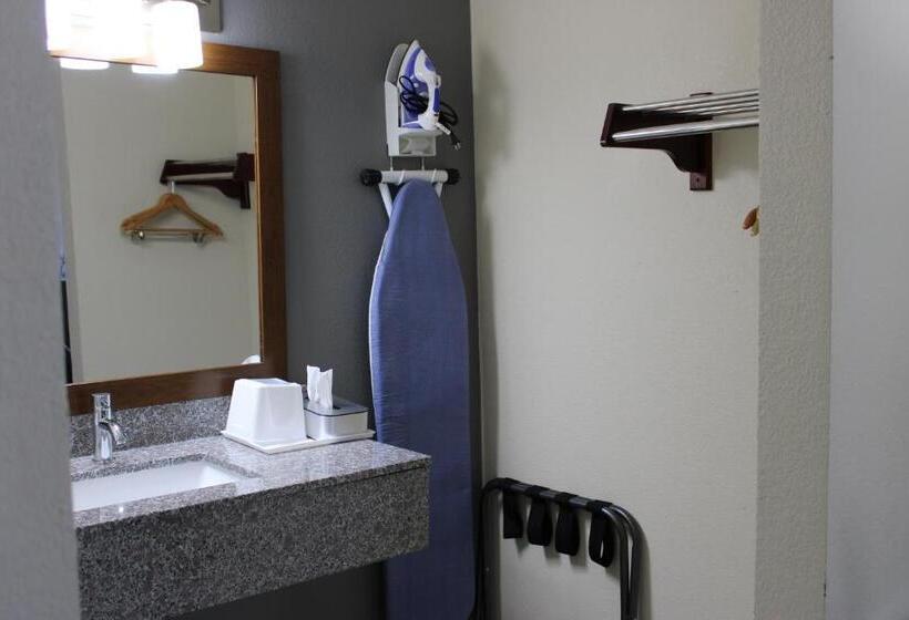 Отель Super 8 By Wyndham Morganton