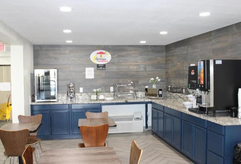 Отель Super 8 By Wyndham Morganton