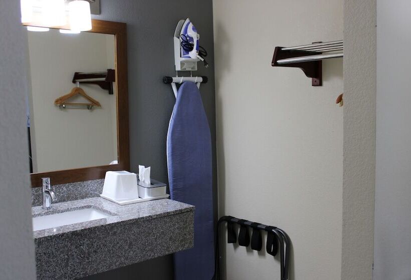 Отель Super 8 By Wyndham Morganton