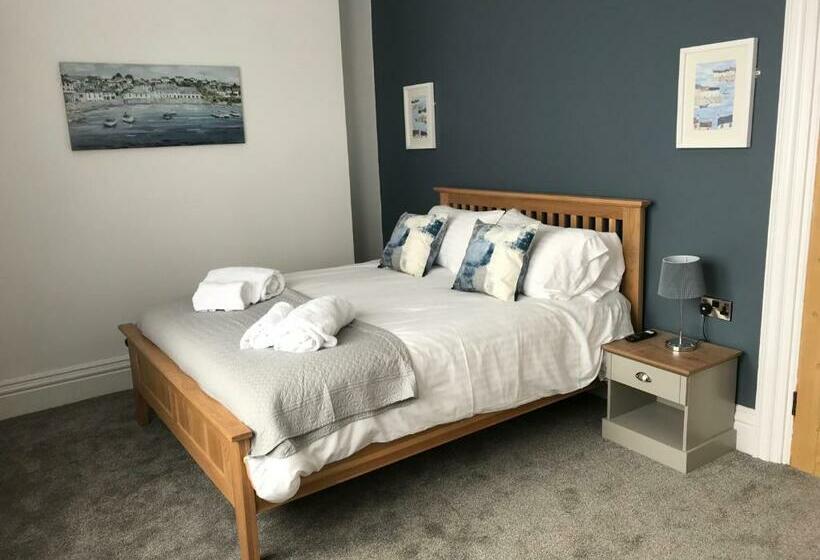 בית מלון כפרי The Queens Head