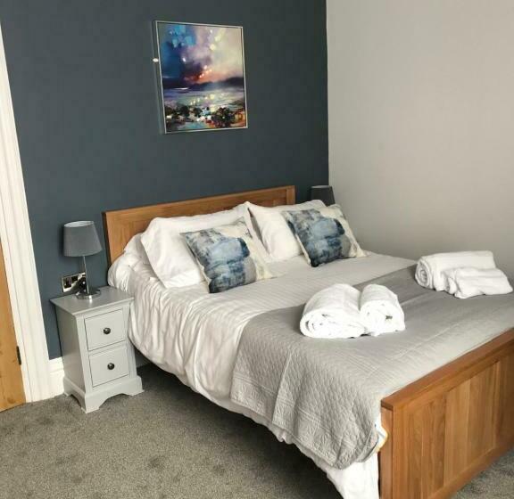 בית מלון כפרי The Queens Head