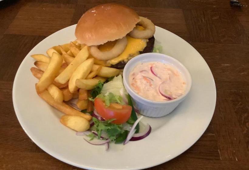 בית מלון כפרי The Stokesay Inn & B&b