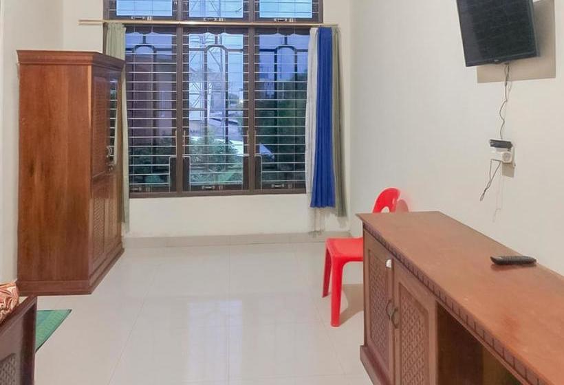 בית מלון כפרי Wisma Anugrahno Redpartner