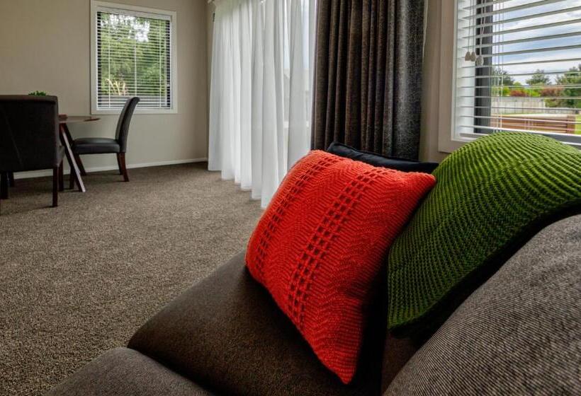 مُتل Annies On Milford