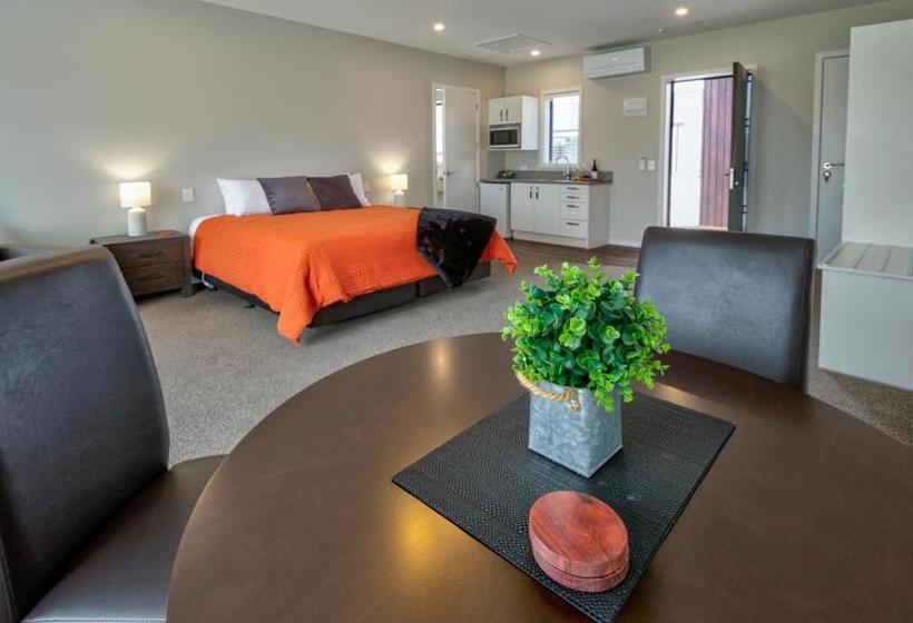 مُتل Annies On Milford