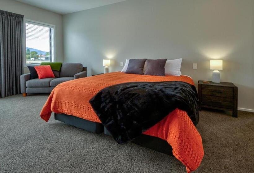 مُتل Annies On Milford