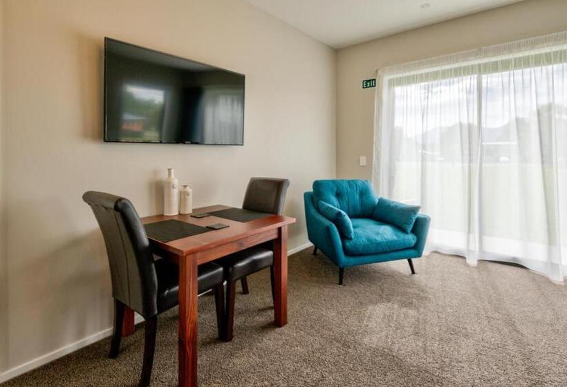 مُتل Annies On Milford