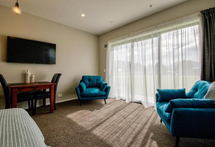 مُتل Annies On Milford