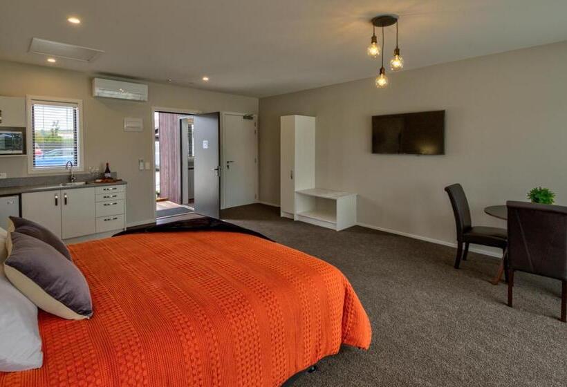 مُتل Annies On Milford