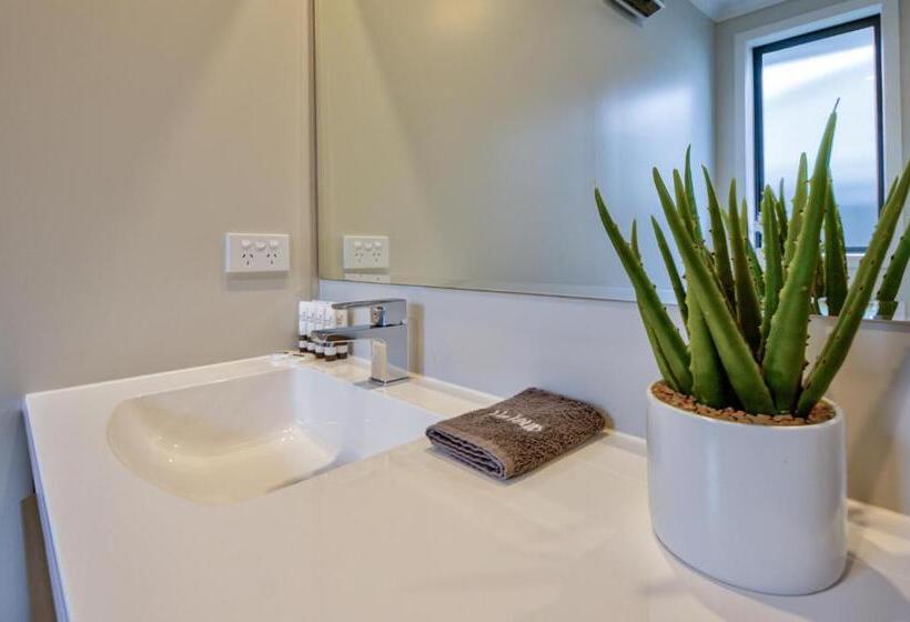 مُتل Annies On Milford