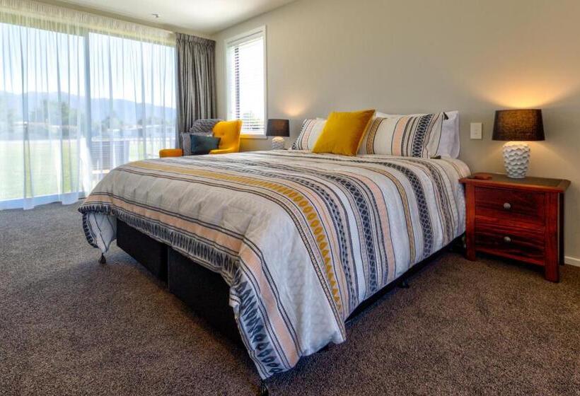 مُتل Annies On Milford