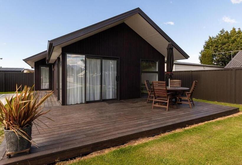 مُتل Annies On Milford