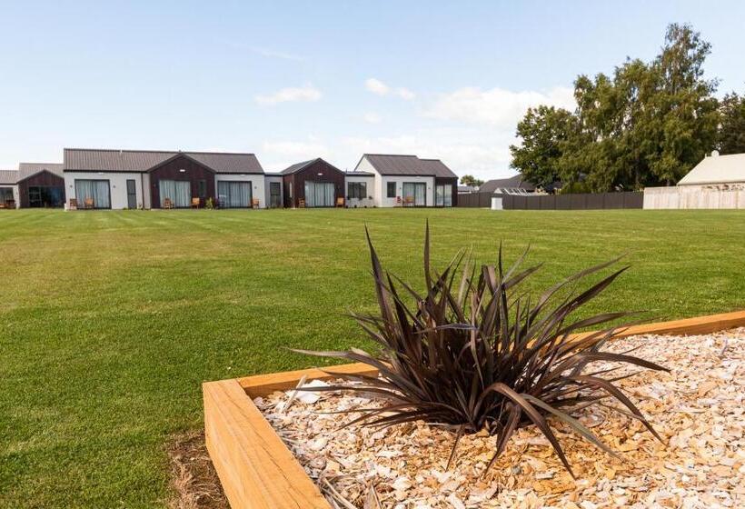 مُتل Annies On Milford