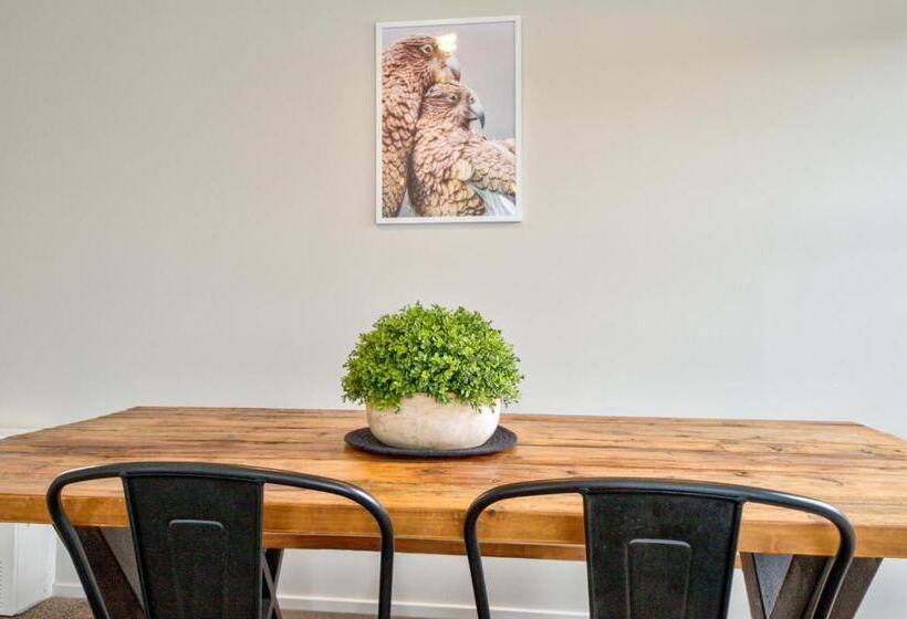 مُتل Annies On Milford