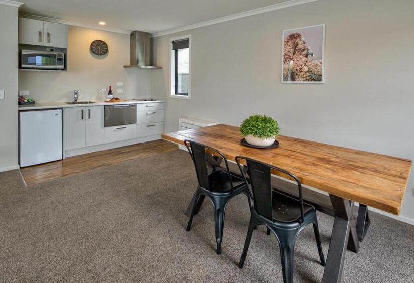 مُتل Annies On Milford