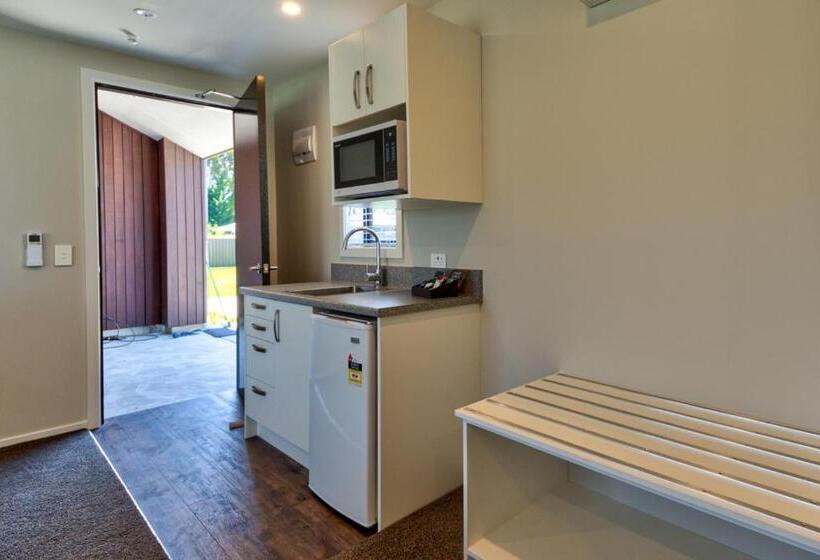 مُتل Annies On Milford