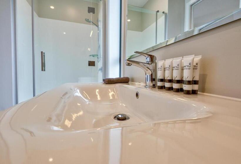 مُتل Annies On Milford