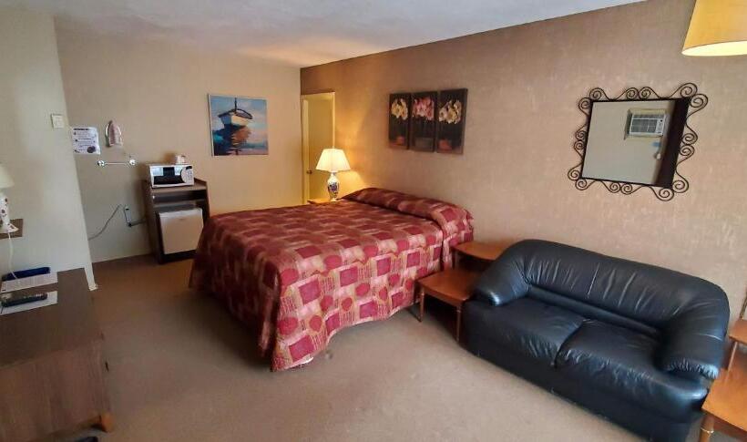 فندق على الطريق Pinewood Inn