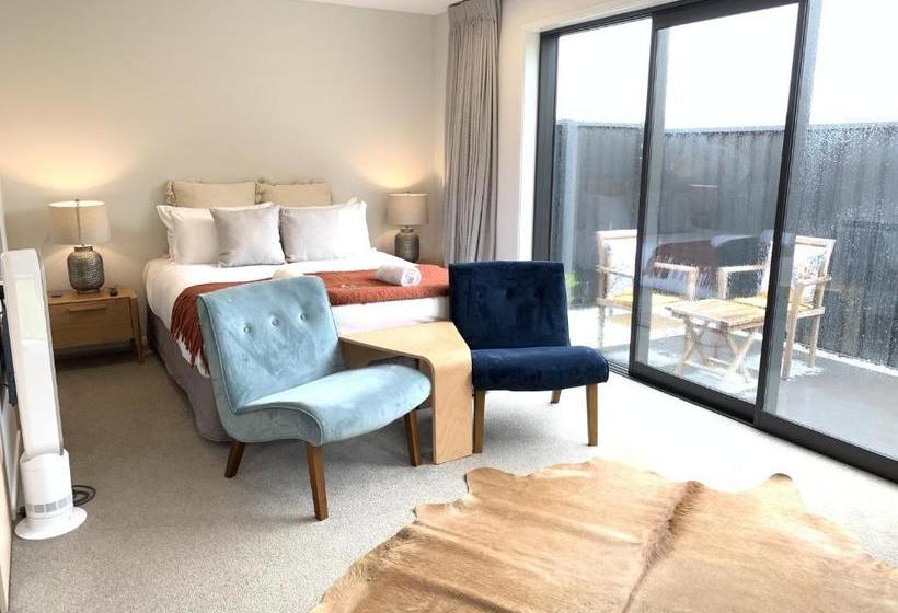 پانسیون Hillside Studio