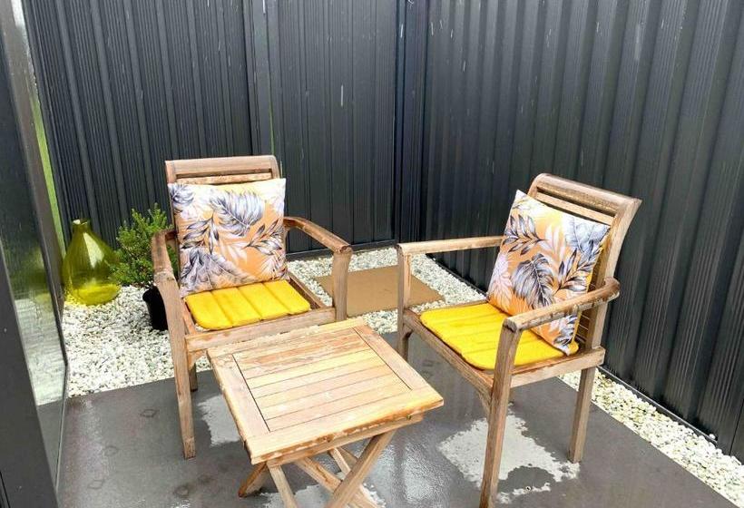 پانسیون Hillside Studio