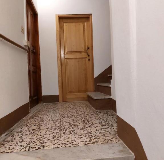 펜션 La Croce Dei Templari   Very Central With Parking