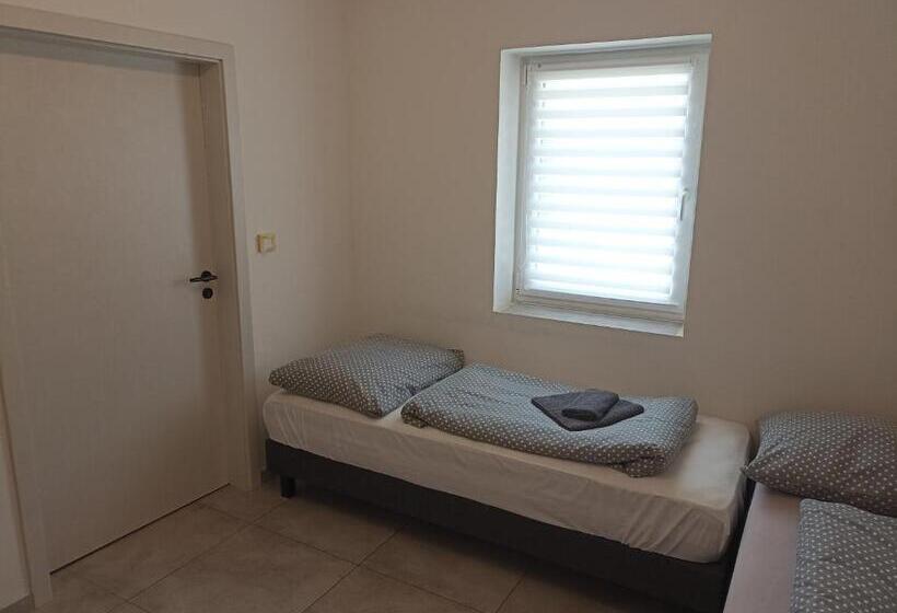 膳宿费 MUSIC PENZION v Lipně