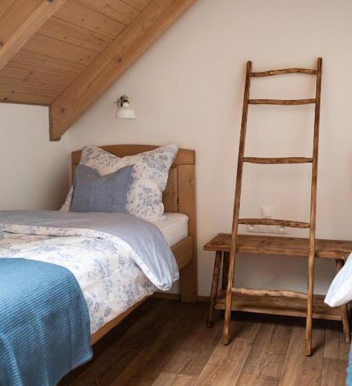 פנסיון Penzion V Poli