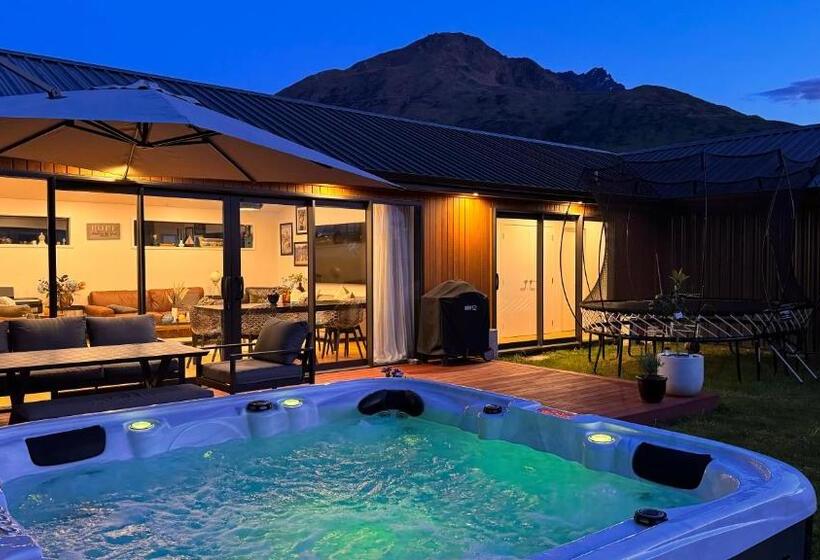 پانسیون Hillside Studio