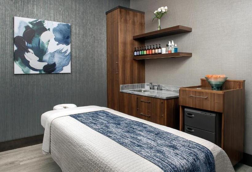 Silver Cloud Hotel Tacoma At Point Ruston Waterfront