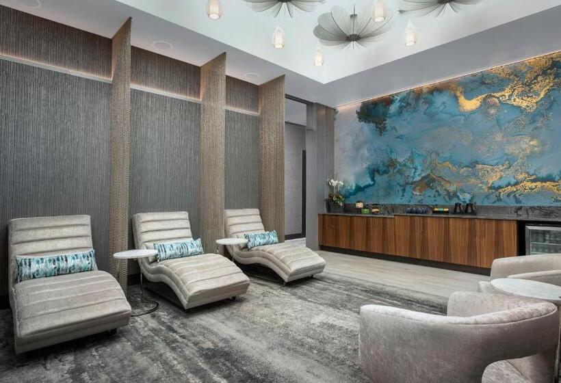 Silver Cloud Hotel Tacoma At Point Ruston Waterfront