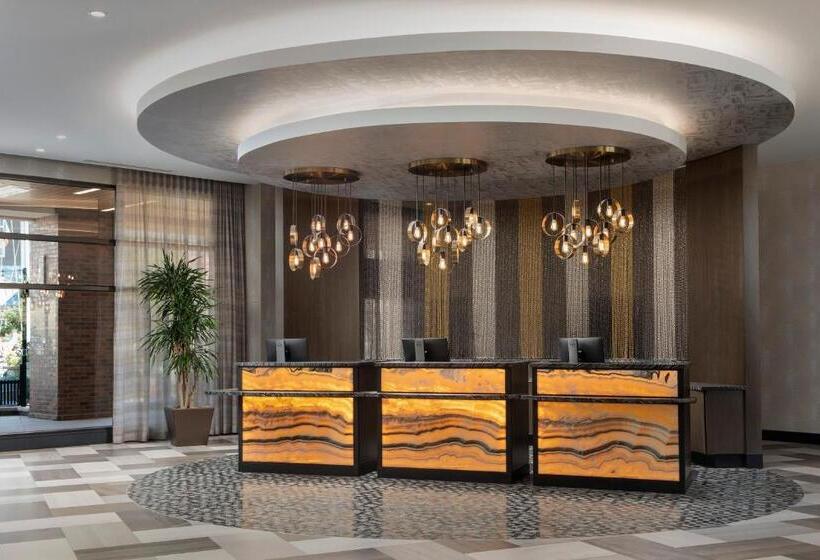 Silver Cloud Hotel Tacoma At Point Ruston Waterfront