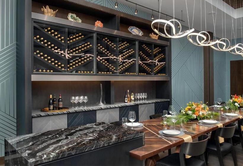 Silver Cloud Hotel Tacoma At Point Ruston Waterfront