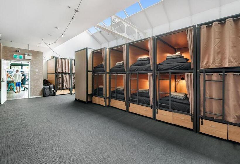 Tequila Sunrise Hostel Surfers Paradise