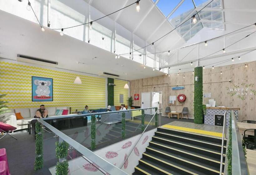 Tequila Sunrise Hostel Surfers Paradise