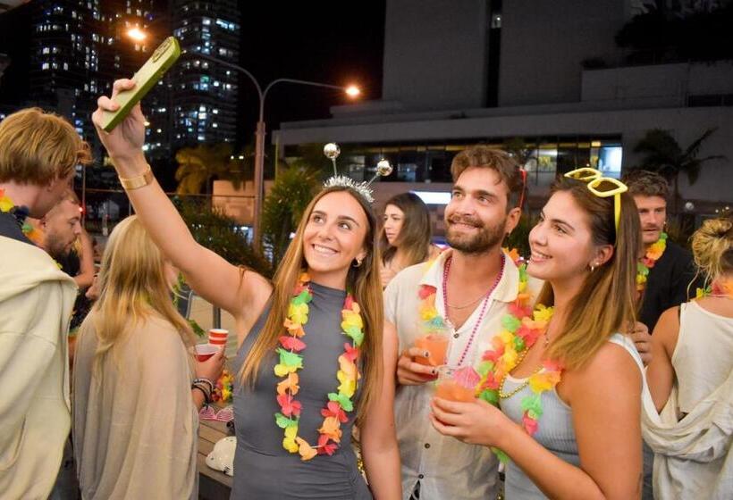 Tequila Sunrise Hostel Surfers Paradise
