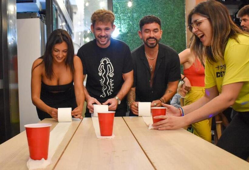 Tequila Sunrise Hostel Surfers Paradise