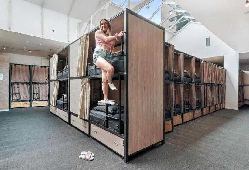 Tequila Sunrise Hostel Surfers Paradise