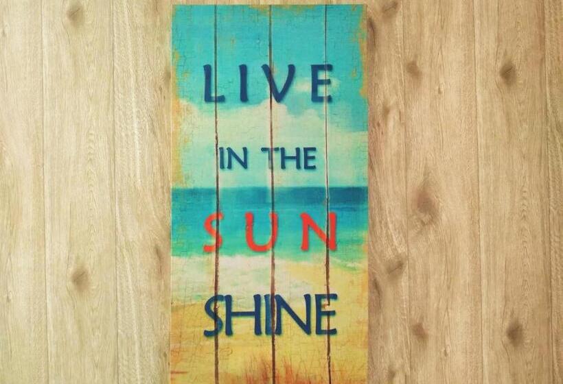 Tequila Sunrise Hostel Surfers Paradise