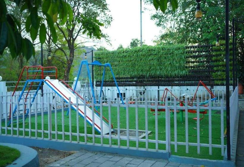 Retreat Resort Vythiri