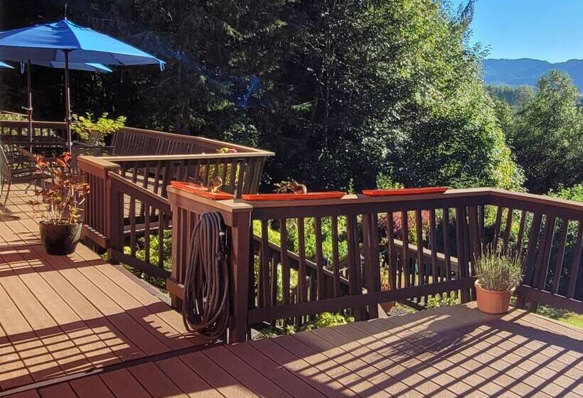 مبيت وإفطار Misty Valley Inn