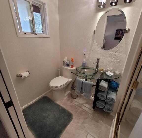 مبيت وإفطار Misty Valley Inn